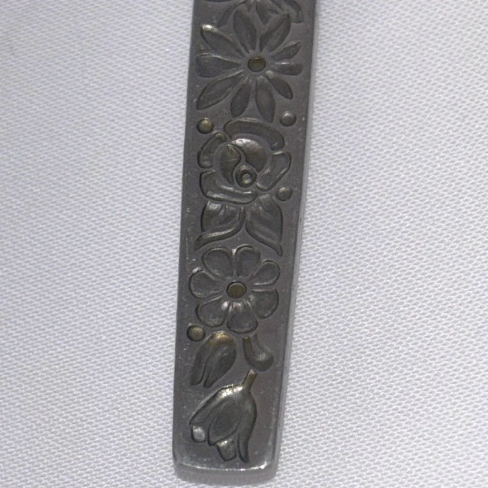 Wm A Rogers Oneida Malibu Single Serving Spoon Stainless Flatware Flowers 8 3/4